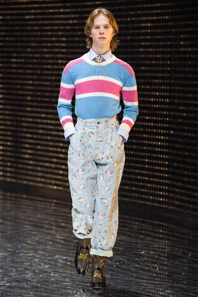 Look 11